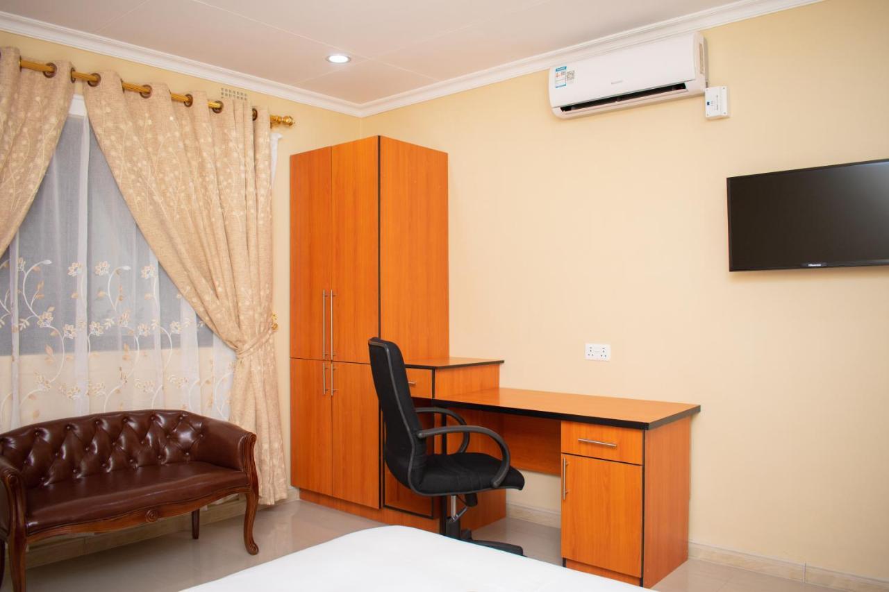 Travelodge แบลนไทร์ ภายนอก รูปภาพ